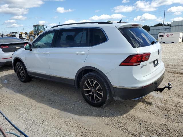 3VV3B7AX4LM047059 Volkswagen Tiguan SE 2