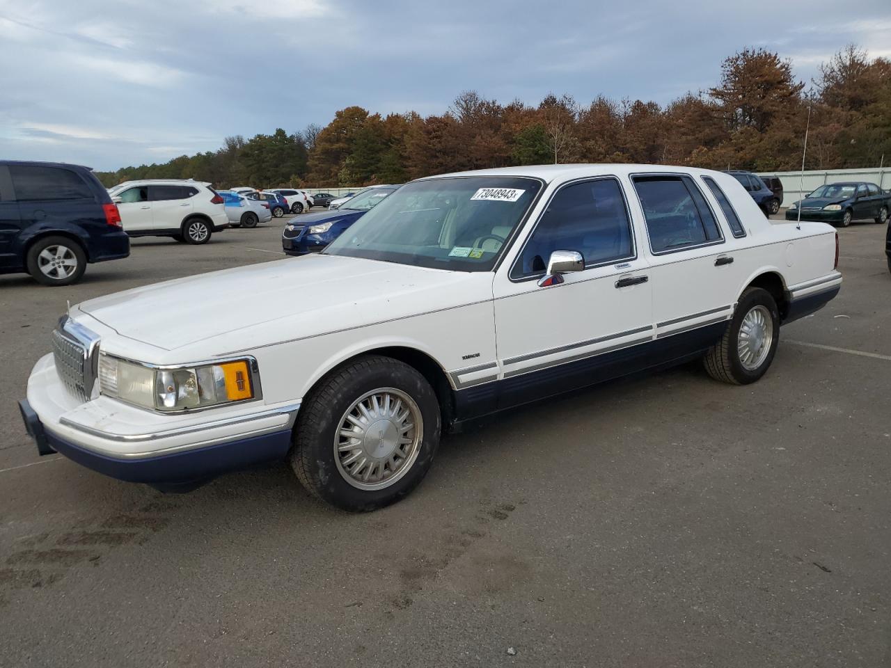 1LNLM82W7RY764648 1994 Lincoln Town Car Signature