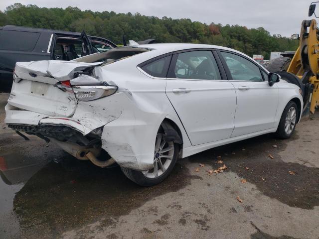 3FA6P0HDXLR106057 Ford Fusion SE 3