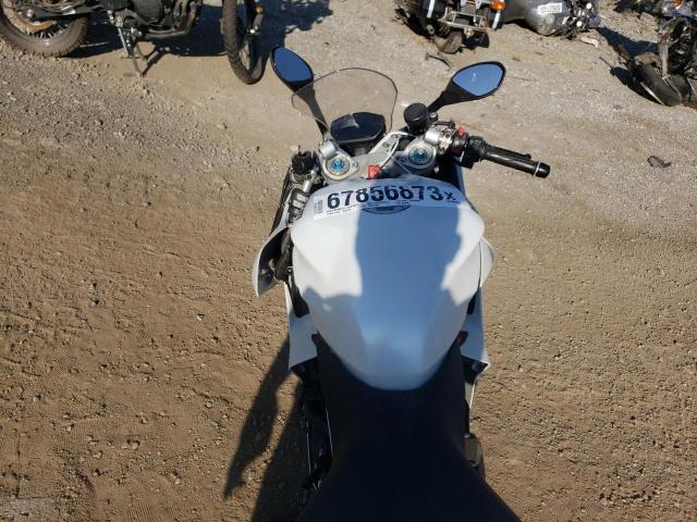 2023 DUCATI SUPERSPORT ZDMVABDS6PB005698