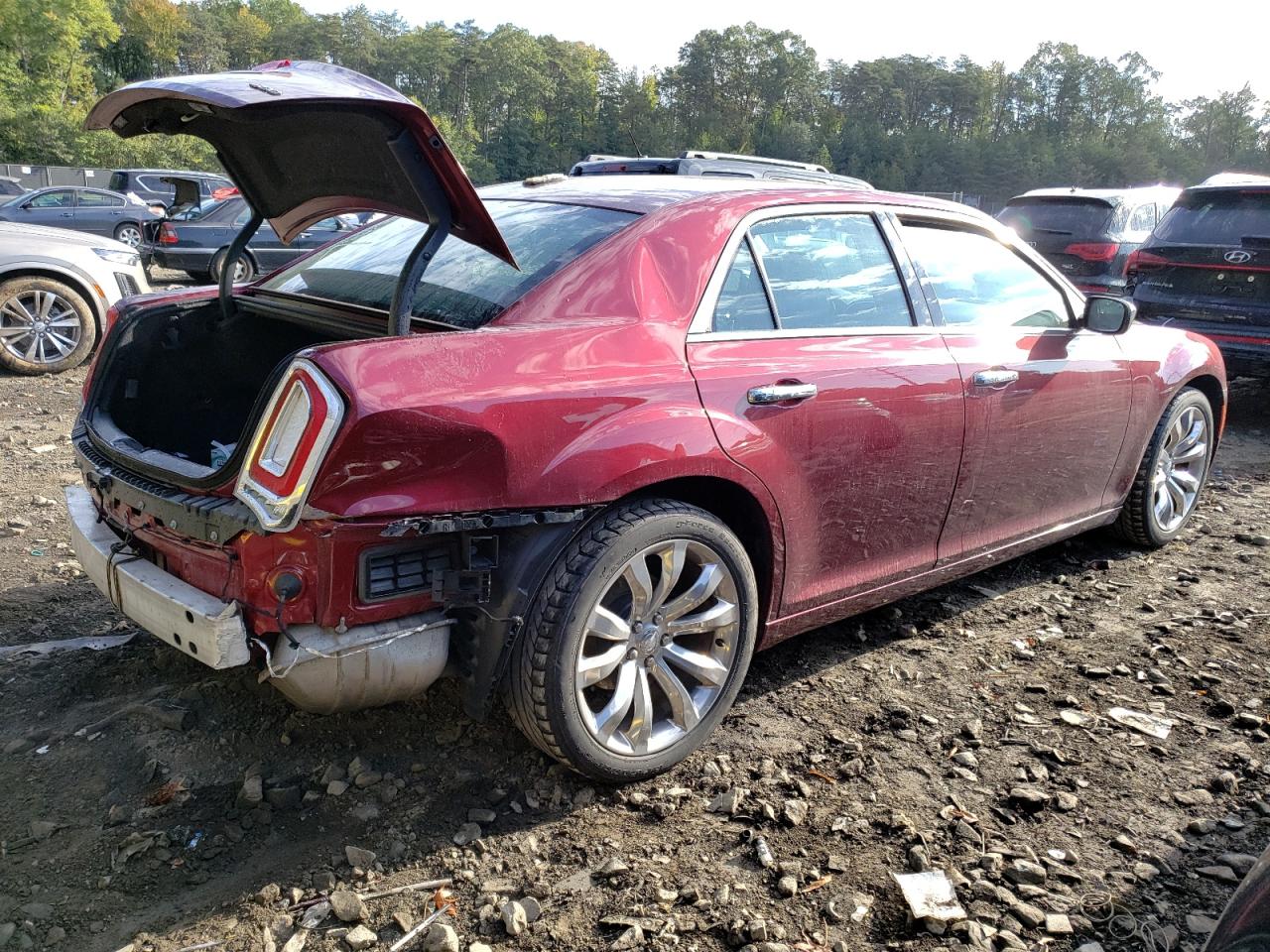 2C3CCAEG1KH536586 Chrysler 300 LIMITE 3