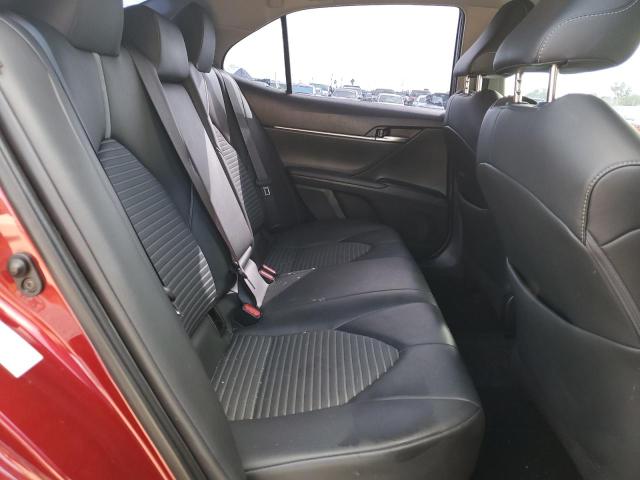  TOYOTA CAMRY 2018 Червоний