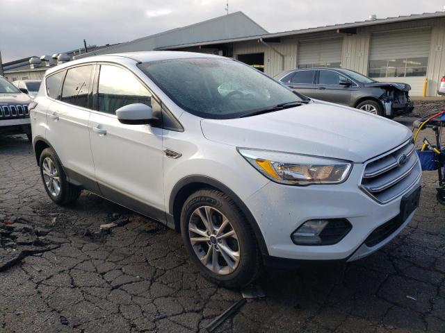 VIN 1FMCU0GD7HUA15847 2017 FORD ESCAPE no.4