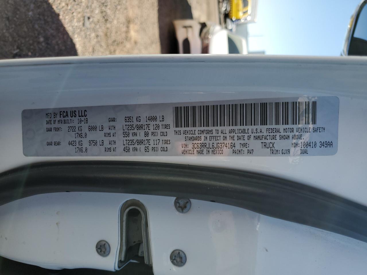 3C63RRJL6JG374164 2018 Ram 3500 Laramie