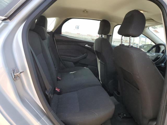 1FADP3K28FL282107 Ford FOCUS SE