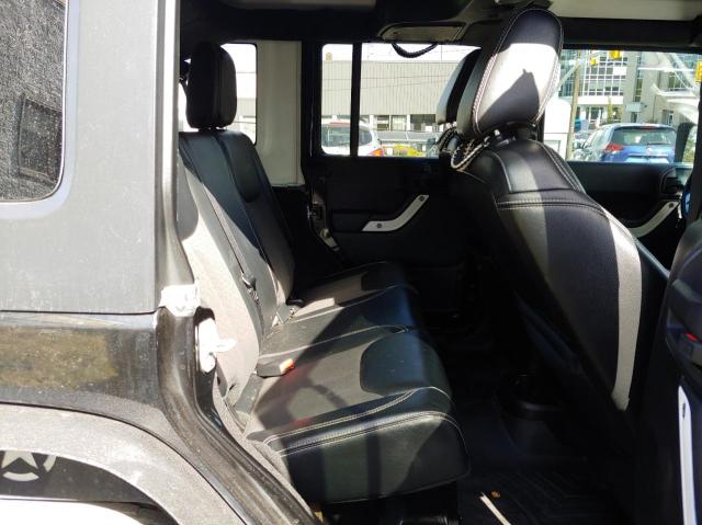 1C4BJWDG8GL180546 Jeep Wrangler Unlimited Sport
