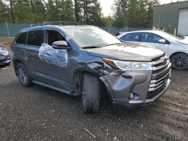 VIN 5TDJZRFH6KS928231 2019 Toyota Highlander, SE no.4