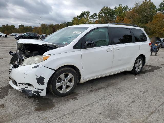 2014 Toyota Sienna LE