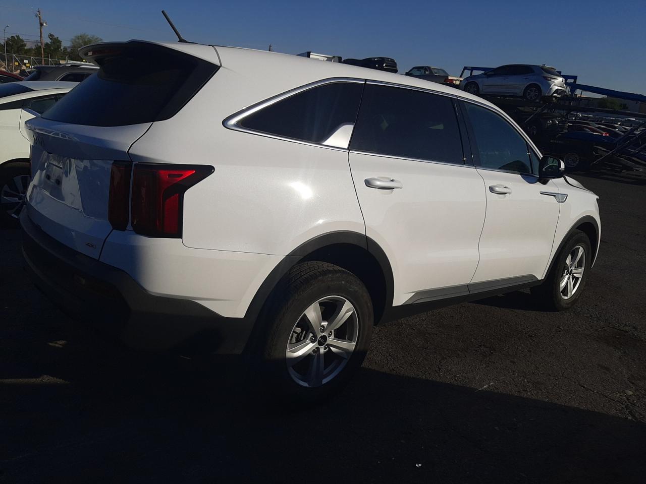 Lot #2200195718 2023 KIA SORENTO LX