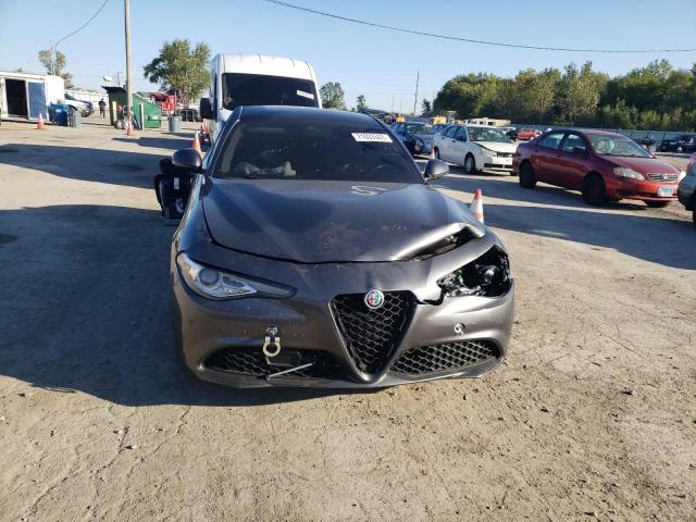  ALFA ROMEO GIULIA 2017 Сірий