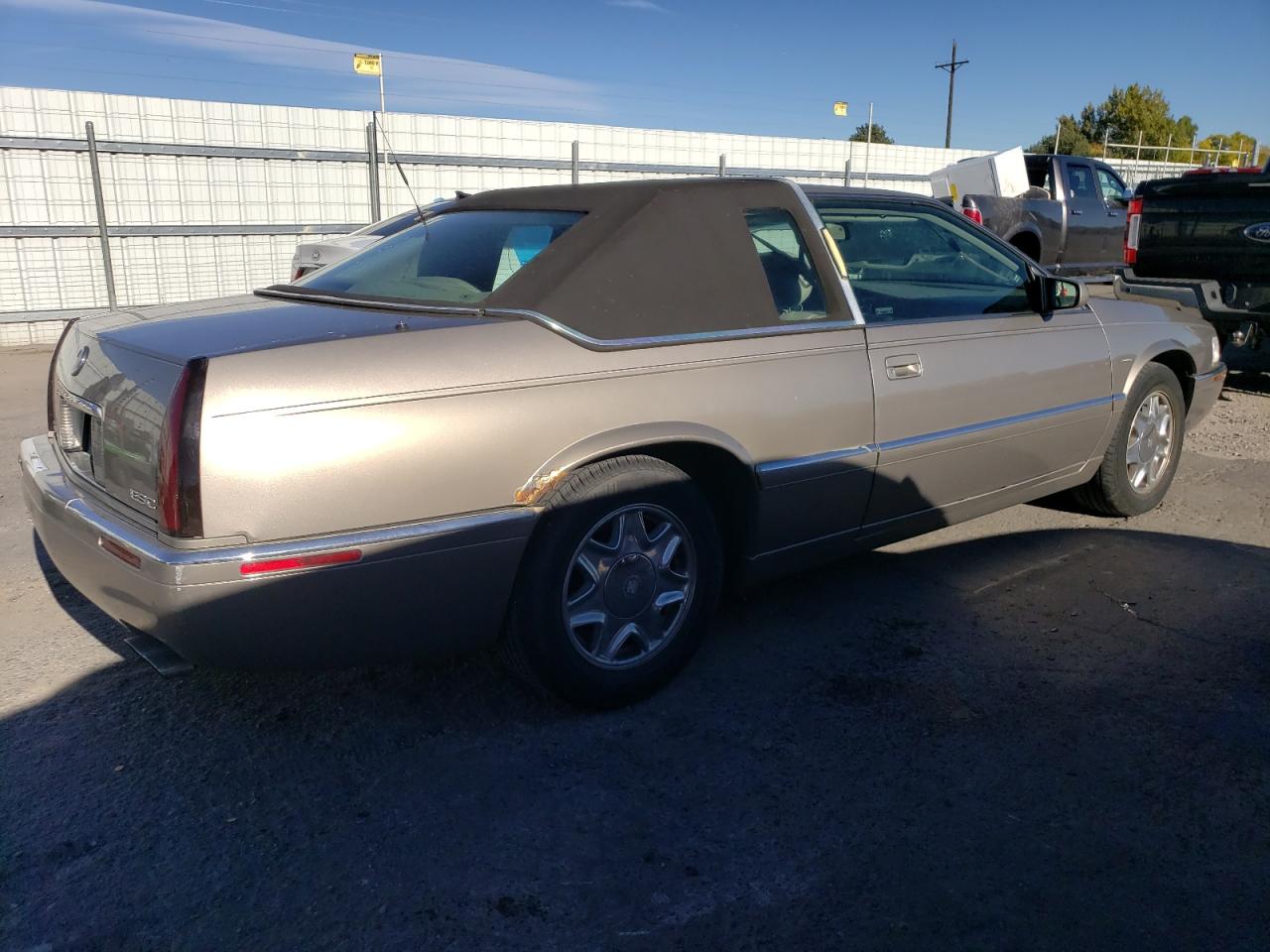 1G6EL12Y11B110120 2001 Cadillac Eldorado Esc