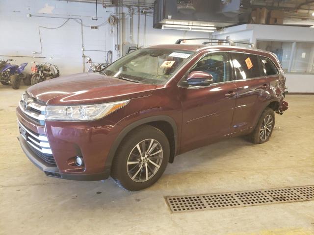 2017 Toyota Highlander SE