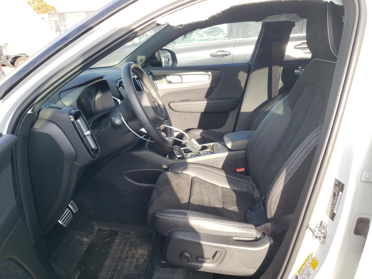 2021 Volvo Xc40 T5 R-Design vin: YV4162UM3M2497550