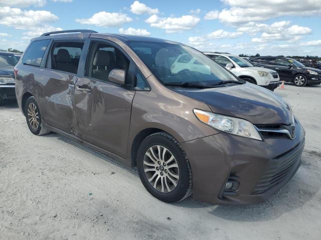 5TDYZ3DC8JS905373 Toyota SIENNA XLE