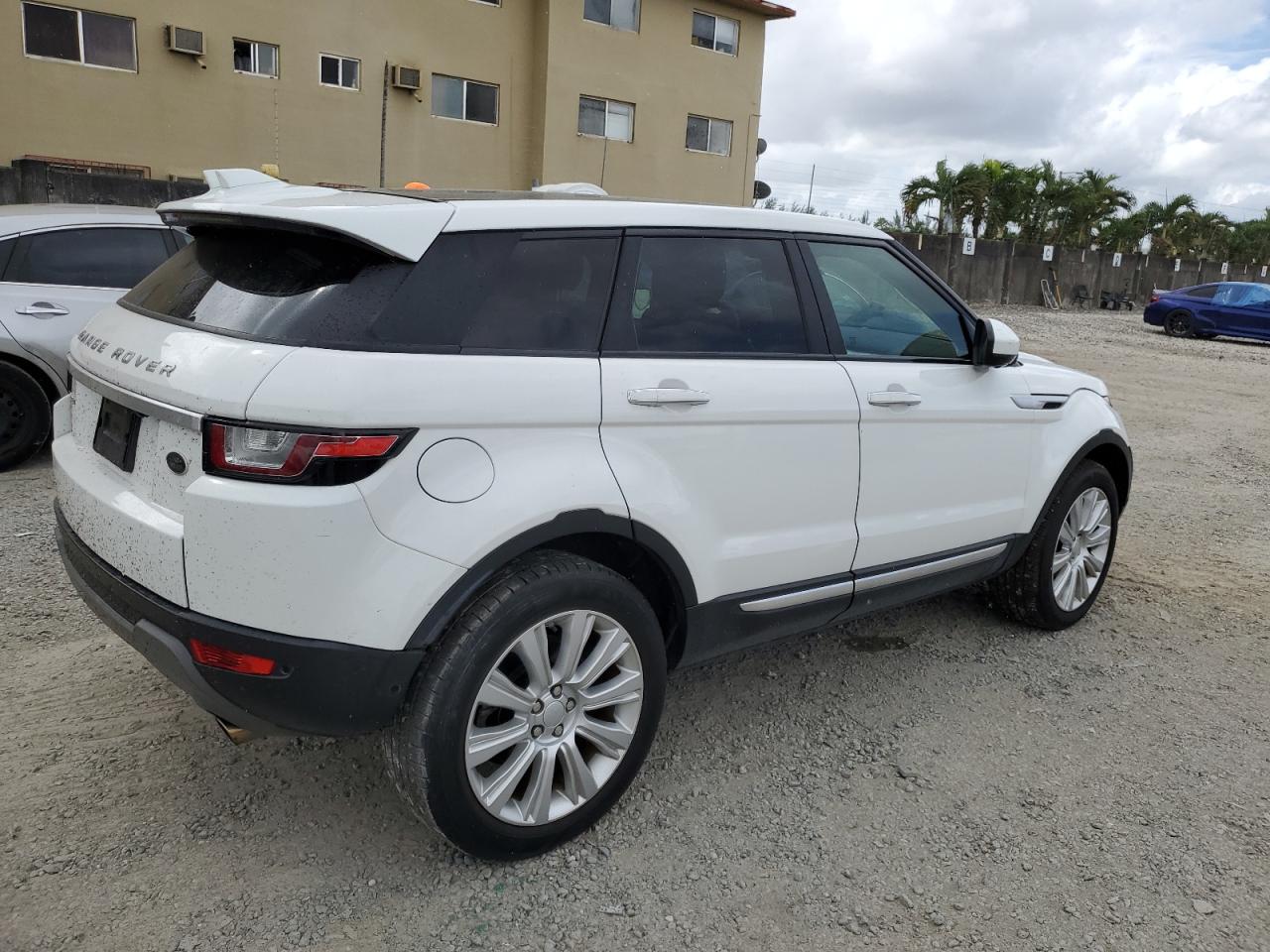 SALVR2BG2H187460 2017 Land Rover Range Rove