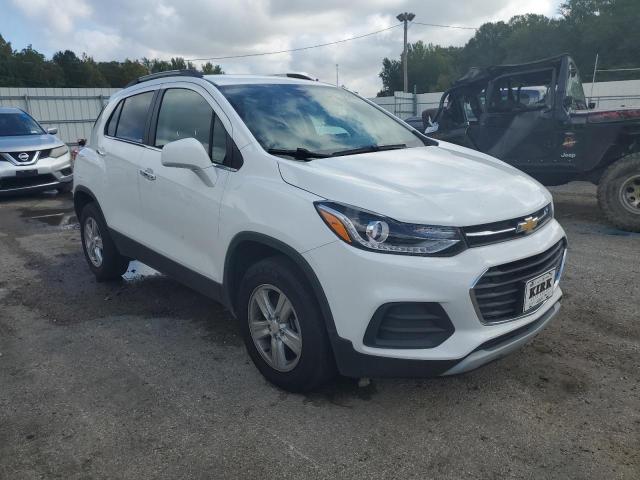 KL7CJPSB0KB753677 Chevrolet Trax 1LT 4