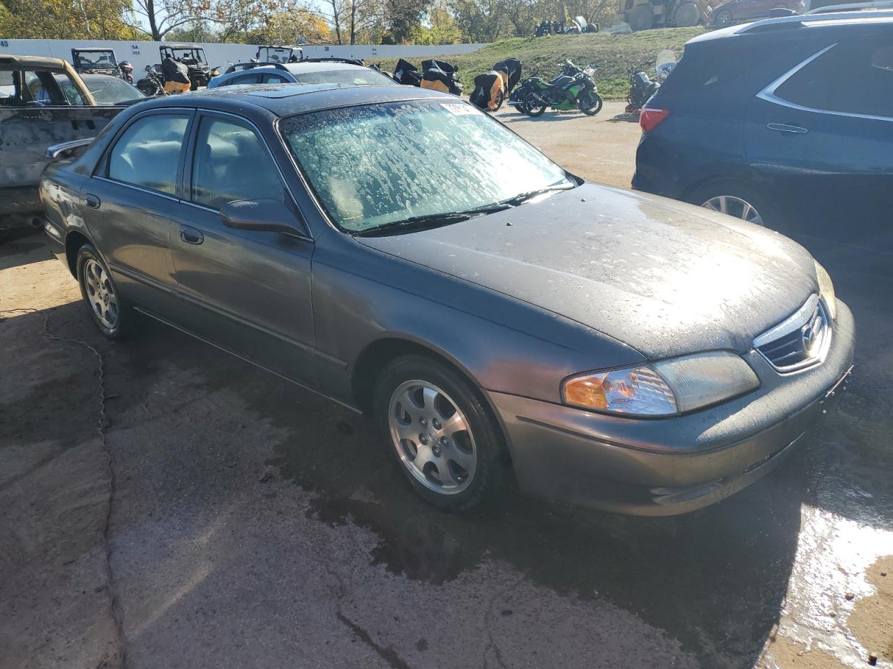 1YVGF22C8Y5143111 2000 Mazda 626 Es