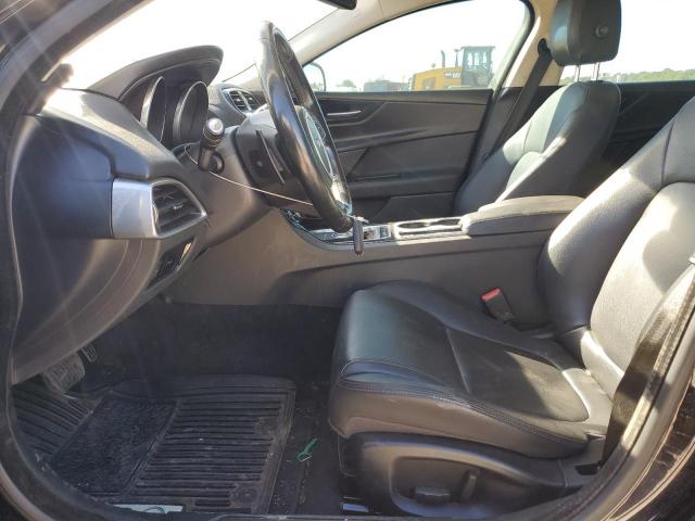 SAJAR4BG6HA946932 Jaguar XE