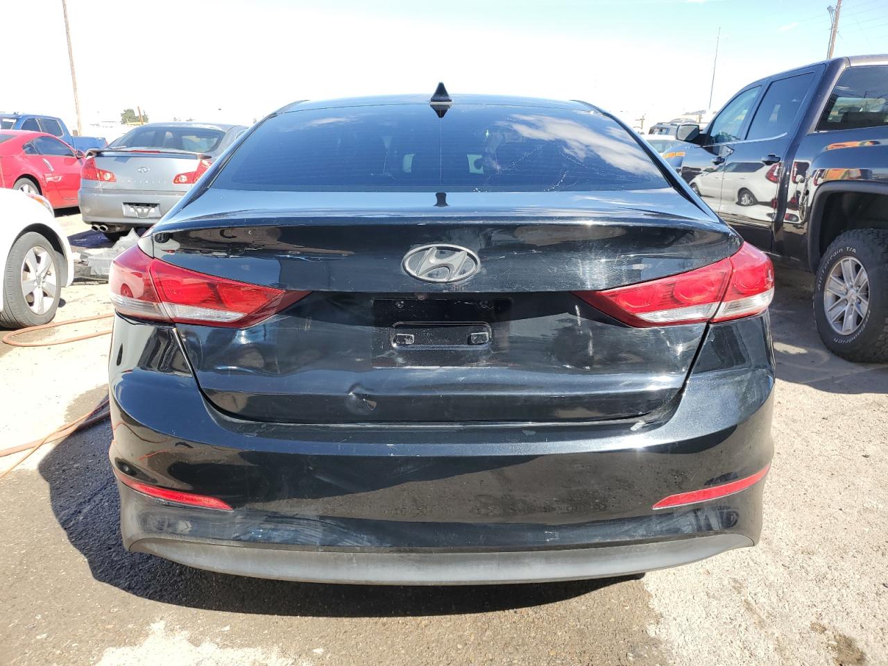 2018 Hyundai Elantra Sel vin: 5NPD84LF3JH280177