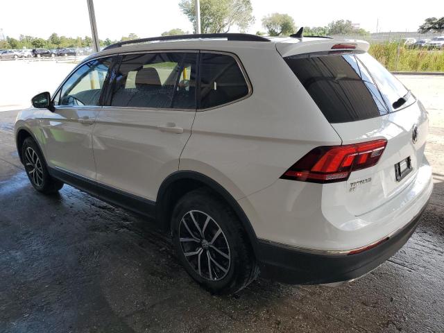 3VV2B7AXXMM069595 Volkswagen Tiguan SE 2