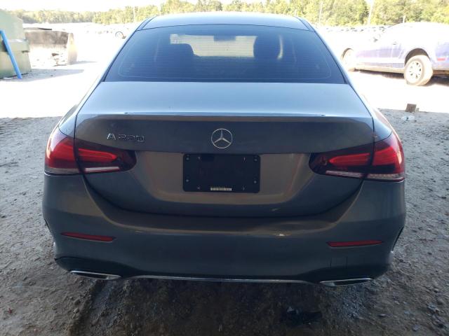 WDD3G4EB1KW015686 Mercedes-Benz A 220
