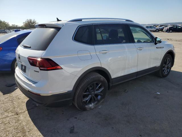 3VV2B7AXXPM077460 Volkswagen Tiguan SE 3