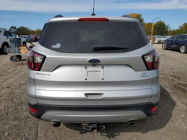 1FMCU0GD5JUB45826 Ford ESCAPE SE