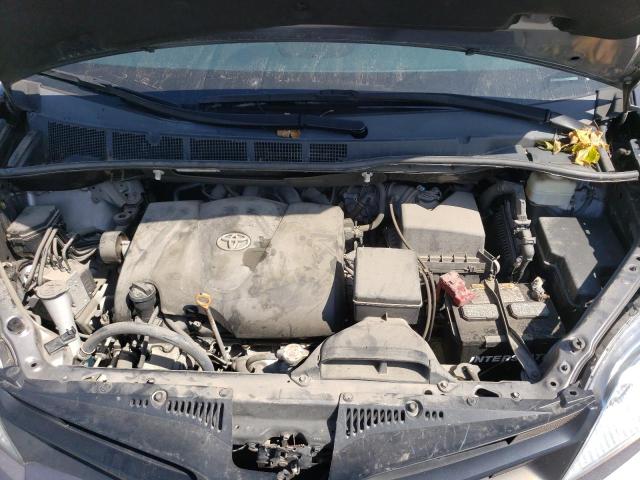 5TDZZ3DC9KS966415 Toyota SIENNA
