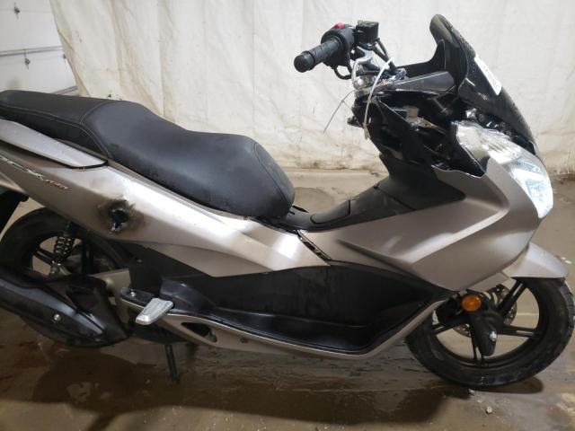 2016 HONDA PCX 150 RLHKF180XGY100331