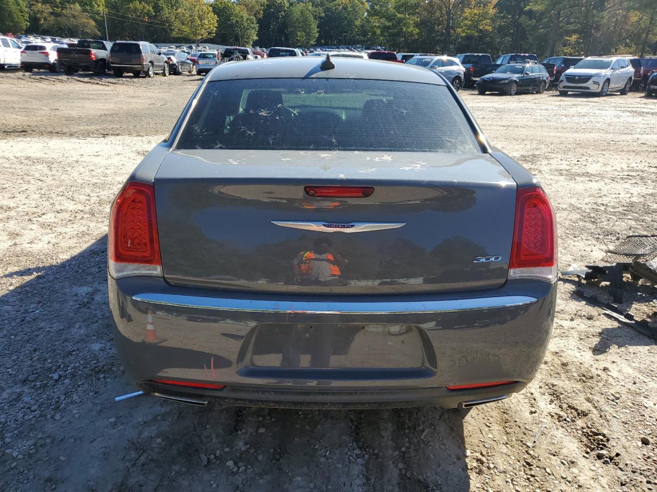 2C3CCAEG1KH528570 Chrysler 300 LIMITE 6