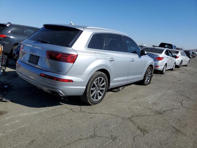 VIN WA1LHAF75KD040368 2019 Audi Q7, Premium Plus no.3