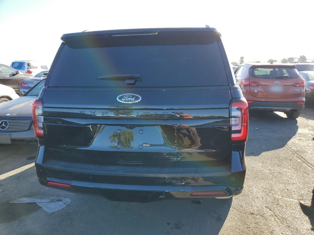 1FMJU2AT6NEA64692 Ford Expedition  6