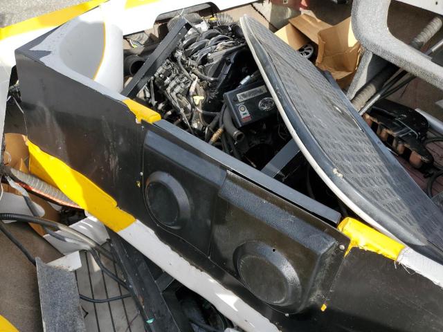 MB2W4879L506 Auction: COPART Lot: 71049893 Location: WA - NORTH SEATTLE MB2W4879L506 OTHR WAKESETTER 2006 TWO TONE Photo 9