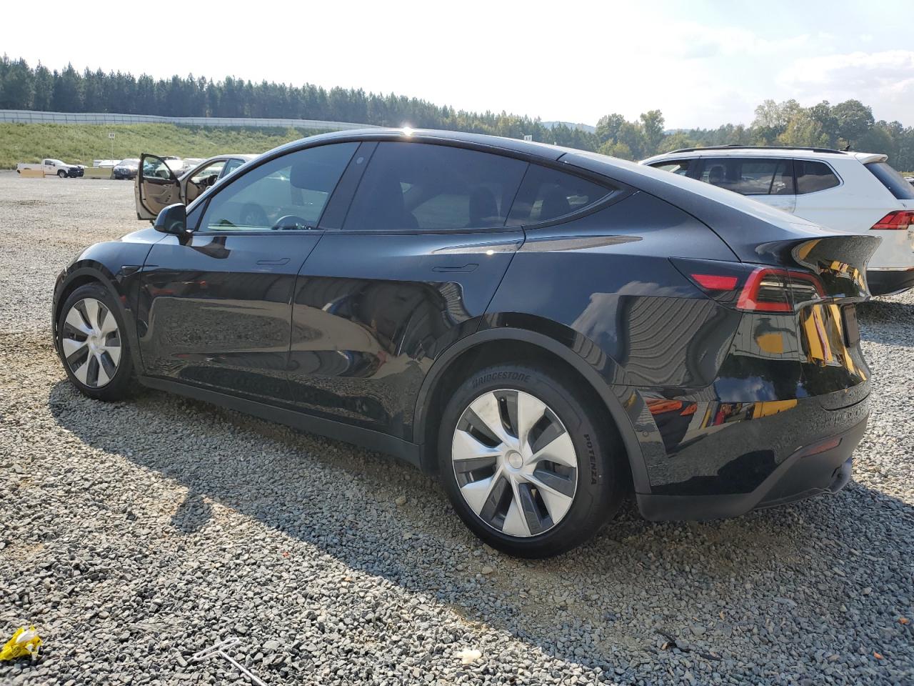 5YJYGDEE9MF081730 Tesla Model Y  2