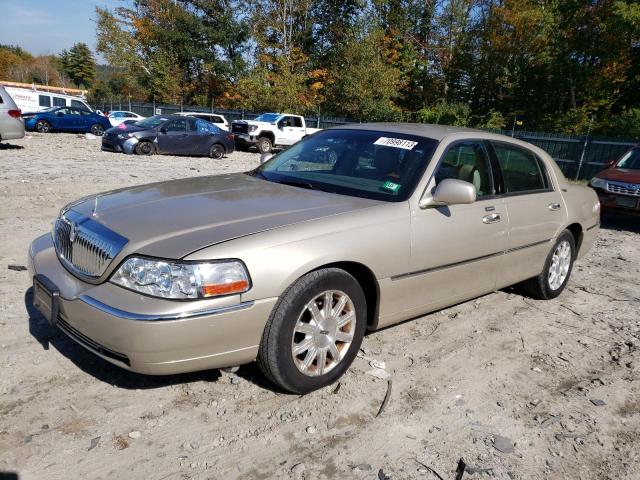 2010 Lincoln Town Car Signature Limited