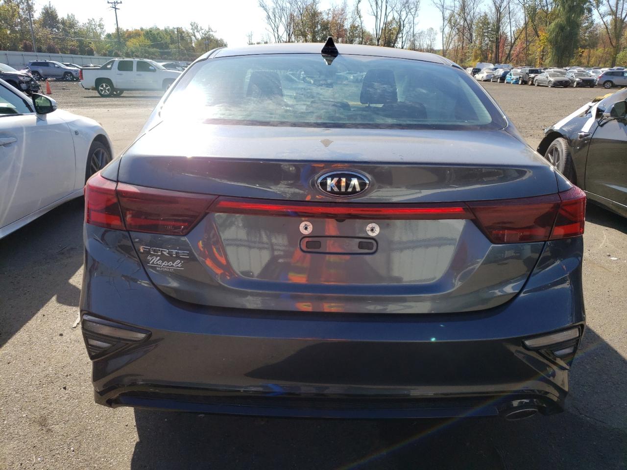 2021 Kia Forte Fe vin: 3KPF24AD9ME288126