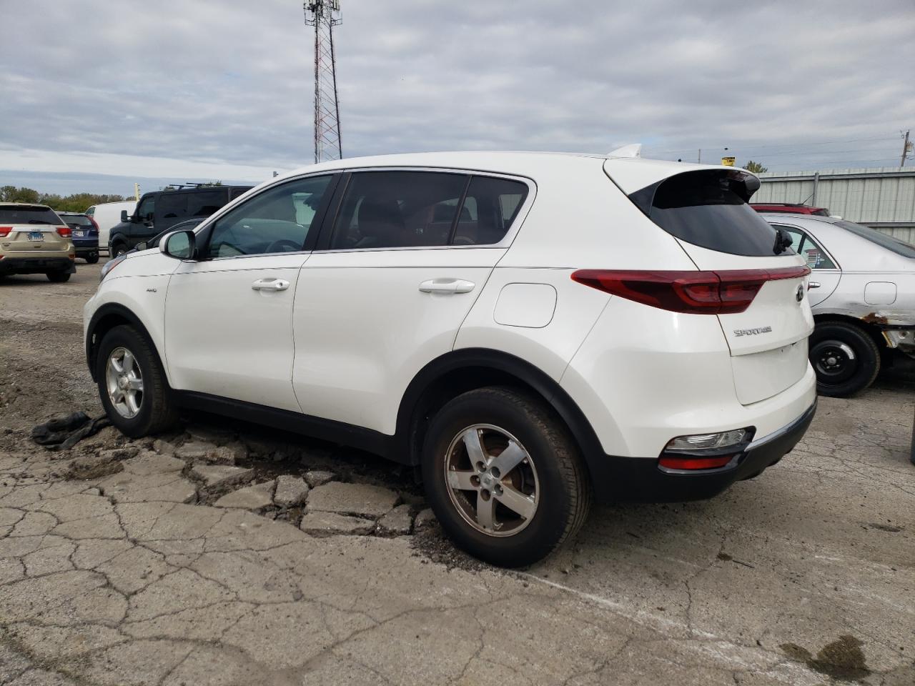 KNDPMCACXM7942065 Kia Sportage L 2