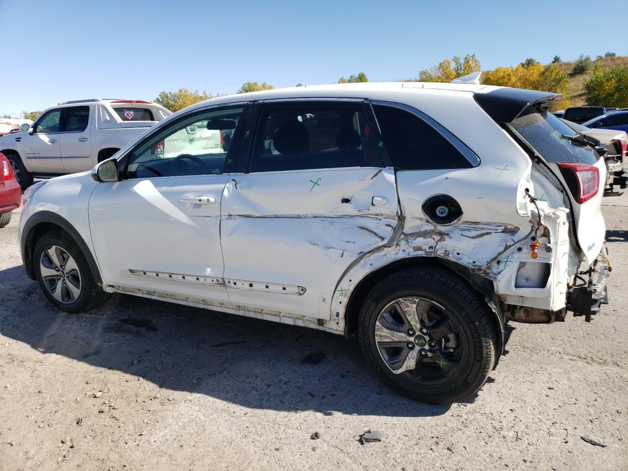 KNDCB3LC0K5337725 Kia Niro FE 2