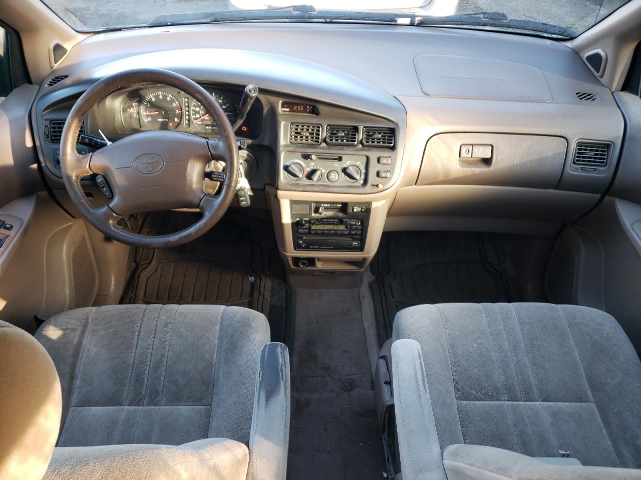 4t3zf13c0xu156319 4T3ZF13C0XU156319 1999 Toyota Sienna Le