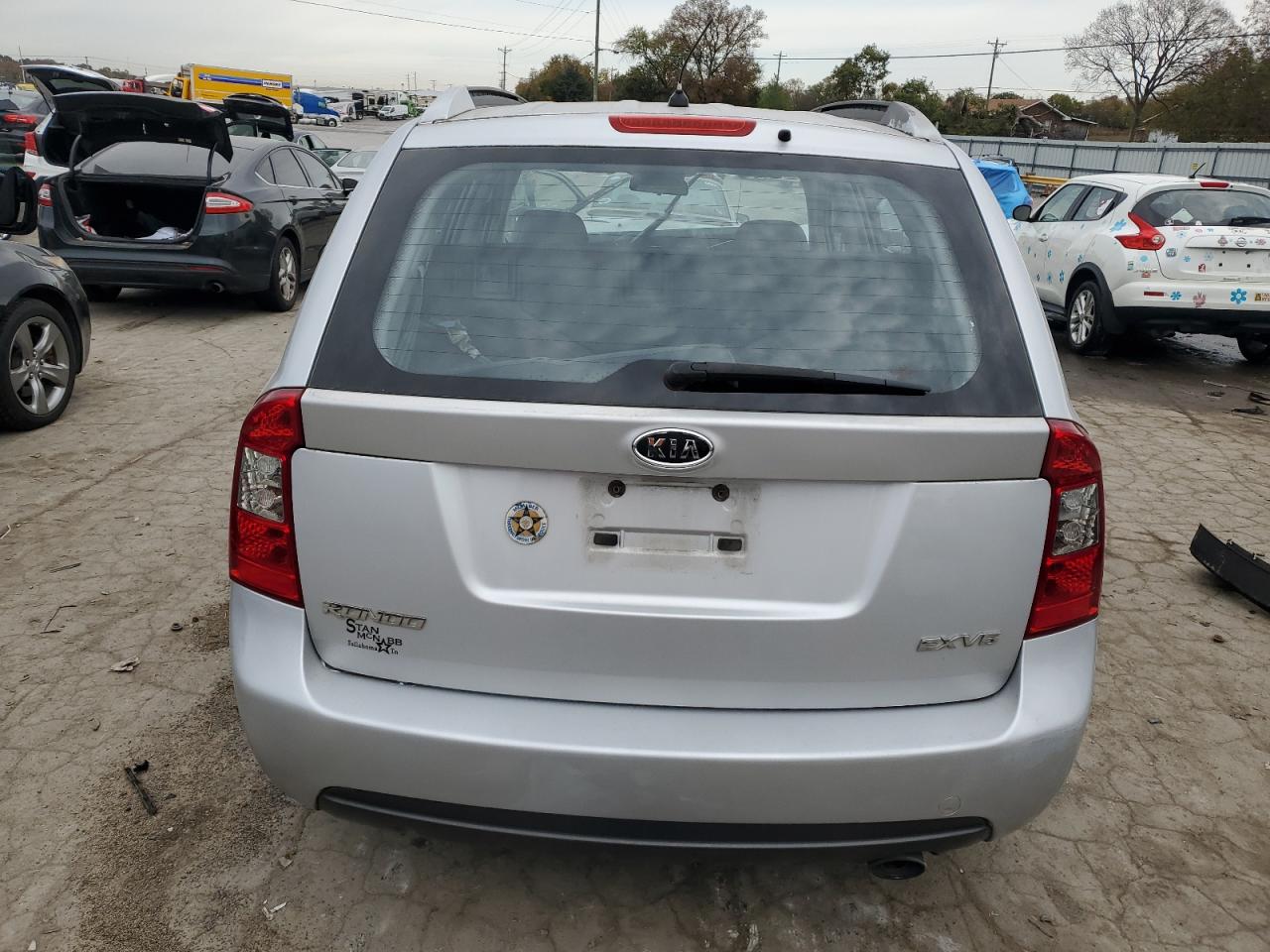 KNAFG526377097679 2007 Kia Rondo Lx