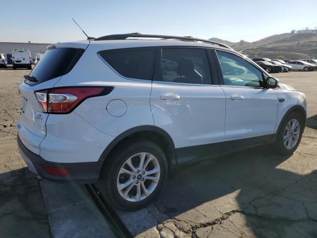 1FMCU0GDXHUC88152 2017 FORD ESCAPE, photo no. 3