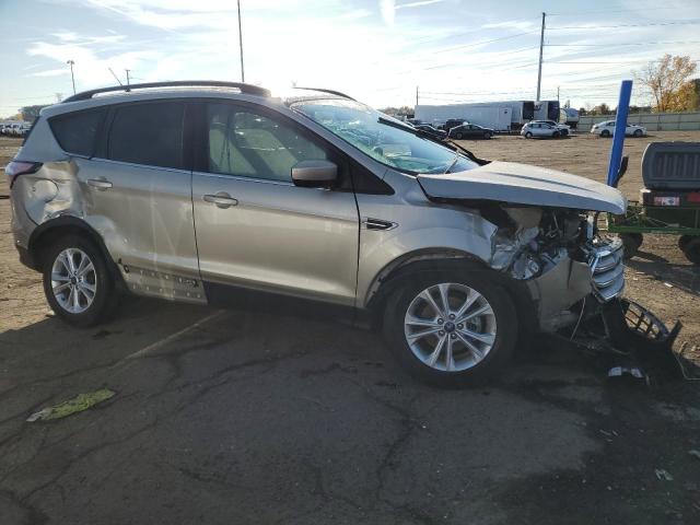 1FMCU0HD3JUD02641 Ford ESCAPE SEL