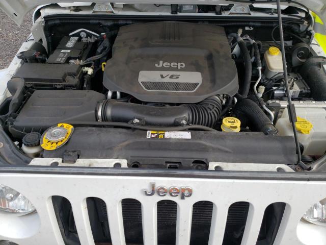 1C4BJWEG9FL687050 Jeep Wrangler Unlimited Sahara