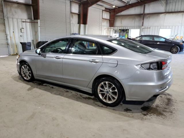 3FA6P0HDXLR172625 Ford Fusion SE 2