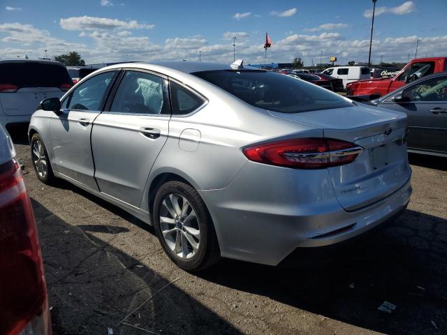 3FA6P0HD1KR217563 Ford Fusion SE 2