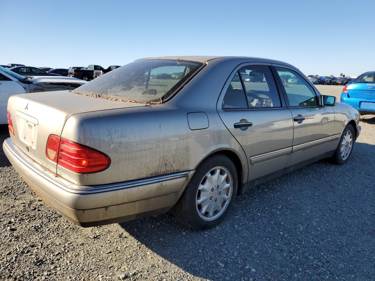 WDBJF25F0WA477282 1998 Mercedes-Benz E 300Td