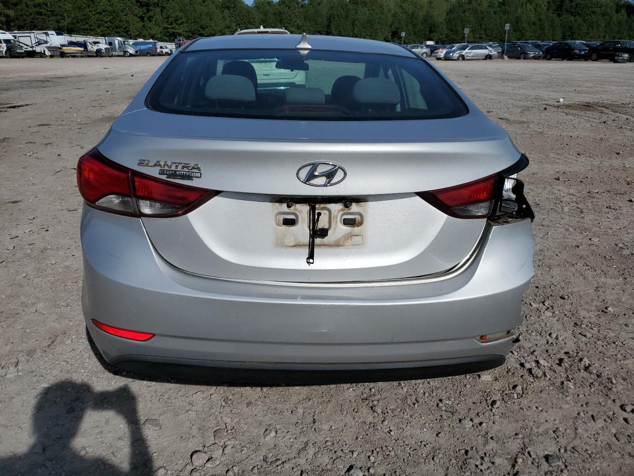 5NPDH4AE7FH568303 2015 Hyundai Elantra Se