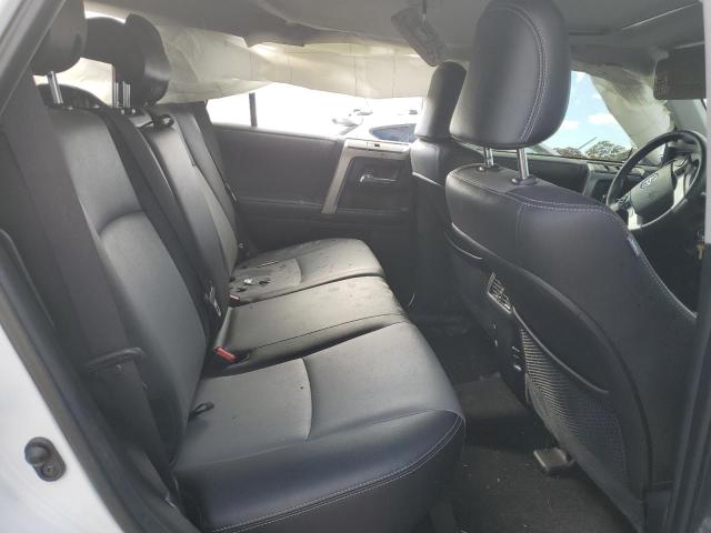 2018 TOYOTA 4RUNNER SR - JTEBU5JR1J5544403