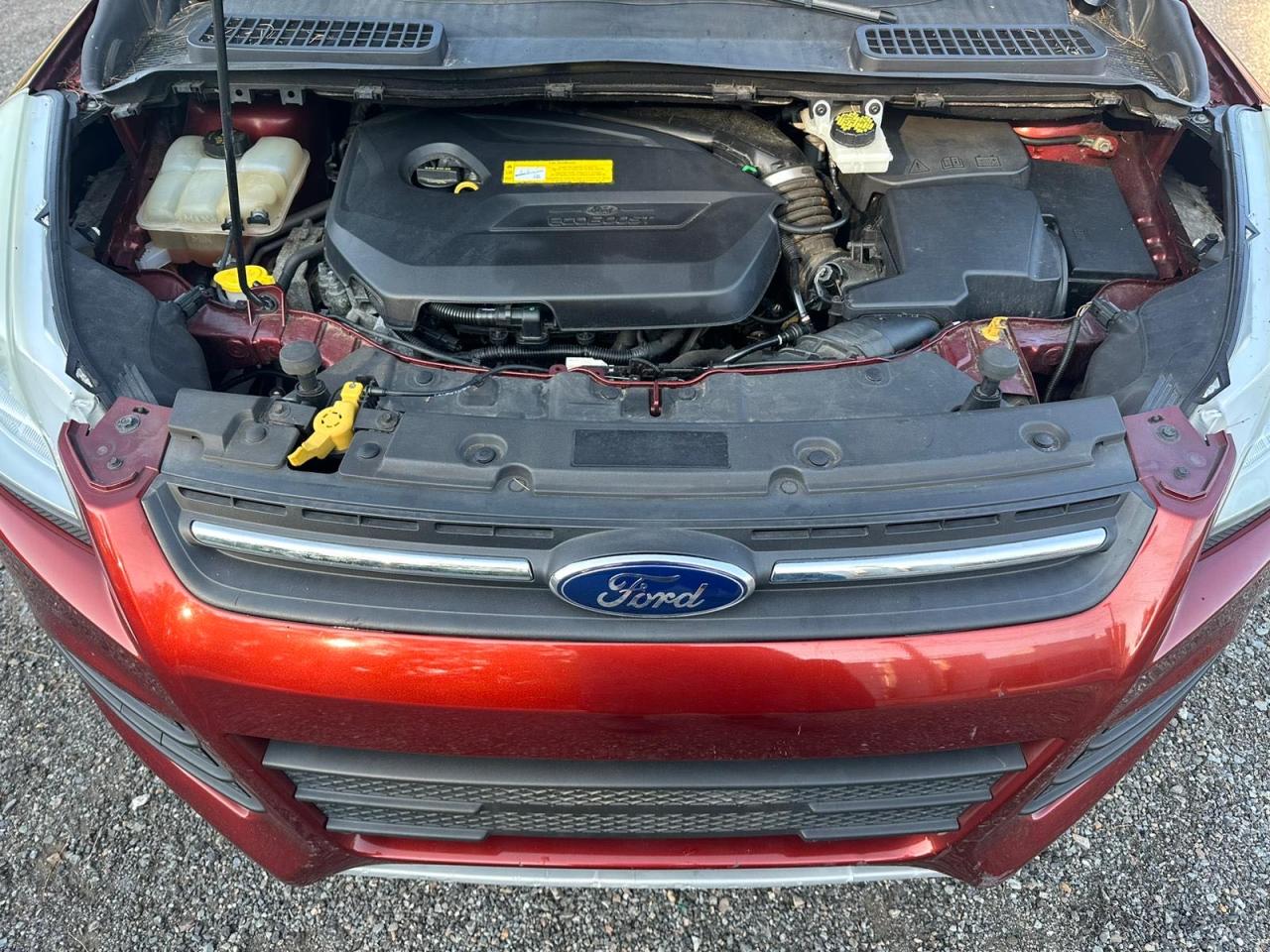 VIN: 1FMCU9GX9GUB18197 2016 FORD ESCAPE