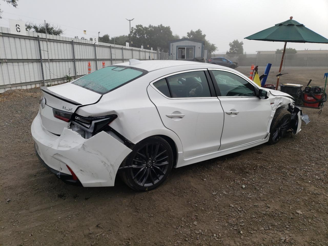 19UDE2F88NA006577 Acura ILX PREMIU 3